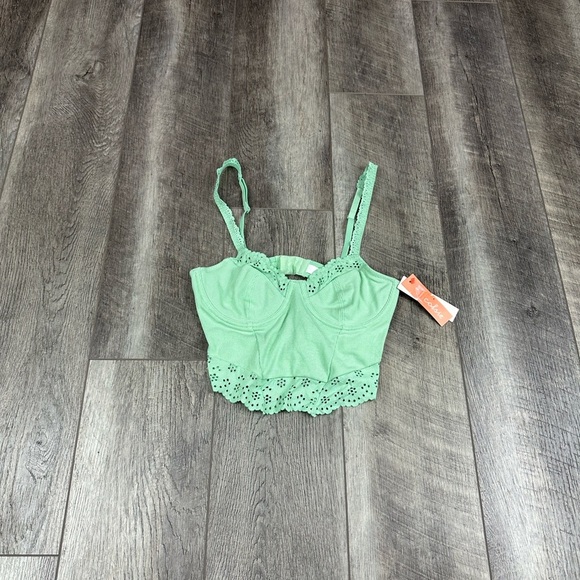 Colsie Green Eyelet Bralette Top‎ - Picture 1 of 13